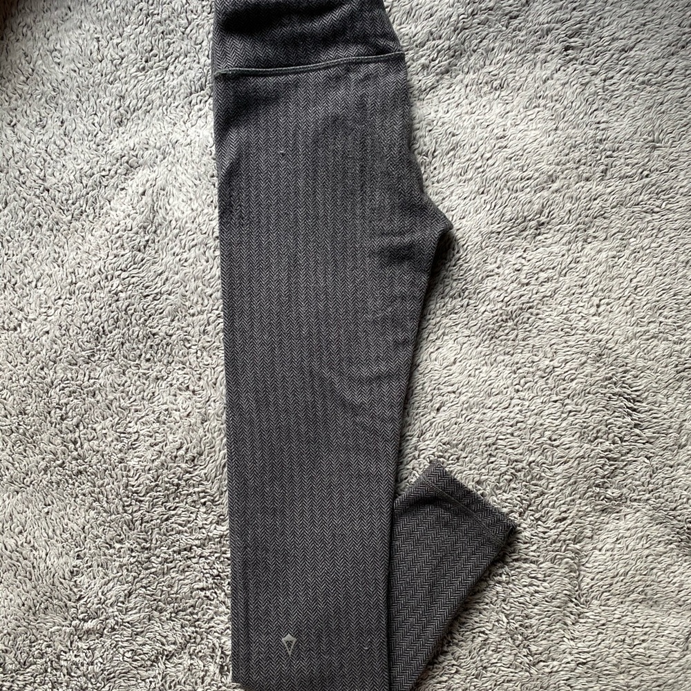 Ivivva girls leggings